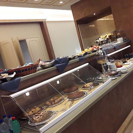 קסטרווילארי Hotel Jolly מראה חיצוני תמונה