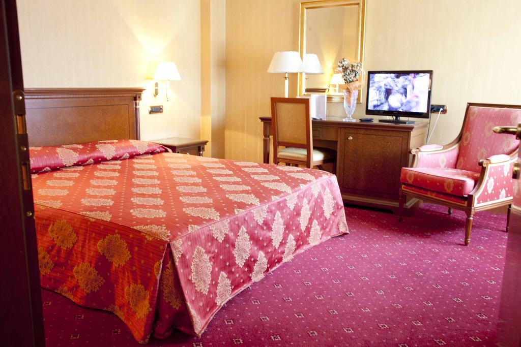 קסטרווילארי Hotel Jolly מראה חיצוני תמונה