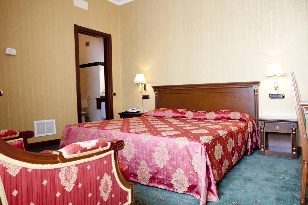 קסטרווילארי Hotel Jolly מראה חיצוני תמונה