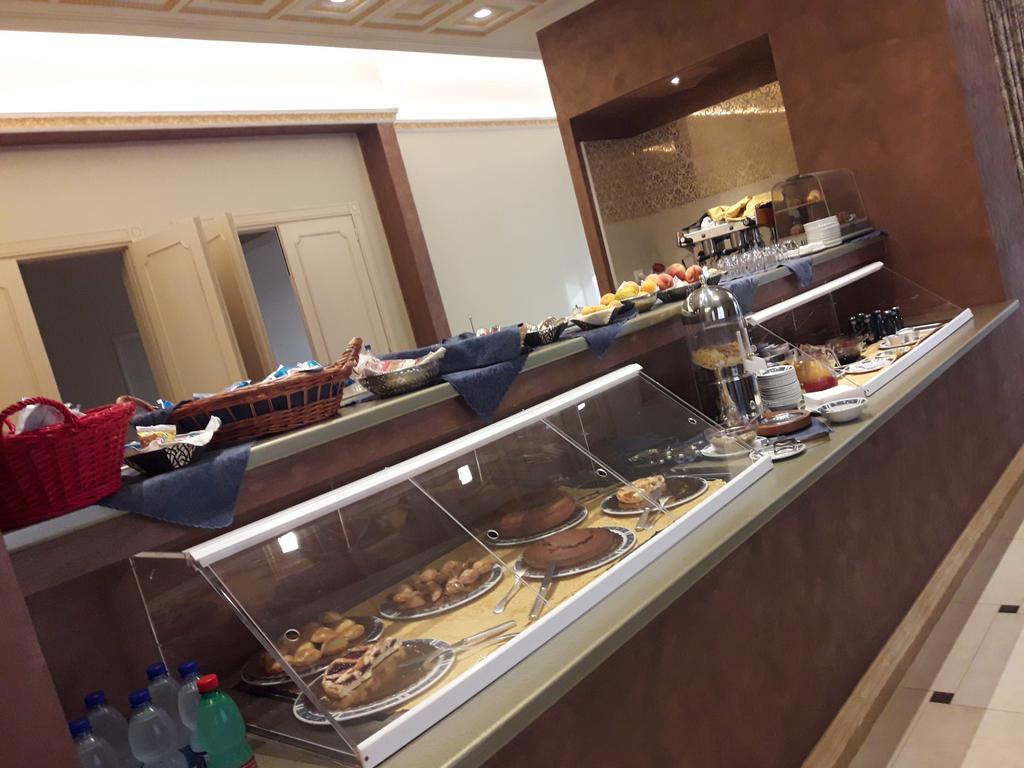 קסטרווילארי Hotel Jolly מראה חיצוני תמונה