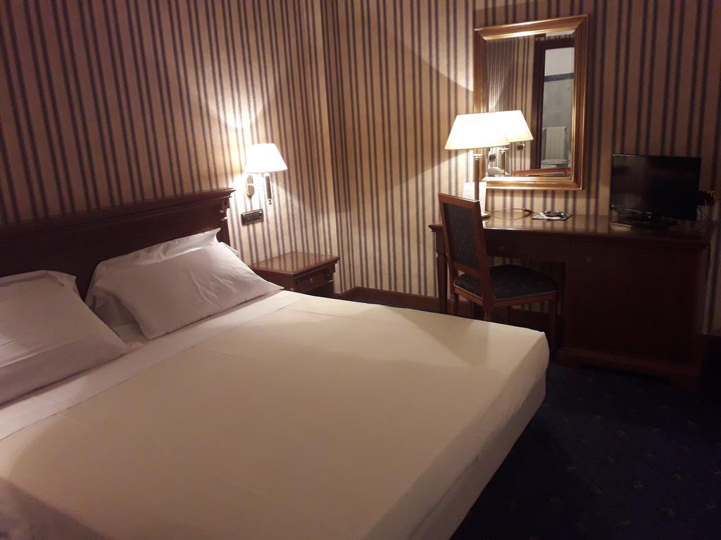 קסטרווילארי Hotel Jolly מראה חיצוני תמונה